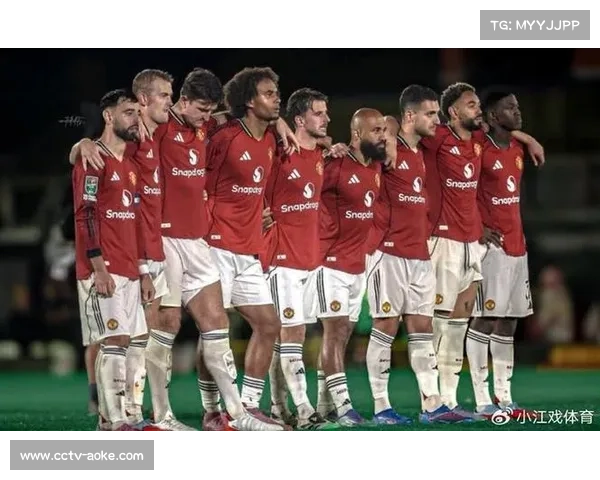 曼联半场压制伯恩利，谢什科头球中柱错失良机